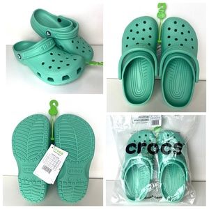 CROCS Classic Clogs in JADE STONE size Women 6 / Kids J4 New With Tags SOLD OUT
